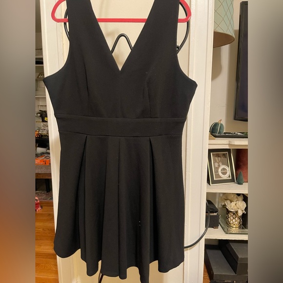 black maxi bridesmaid dress Piper Color:Black White Festival Fits Collection 10 Nail Polish Colors